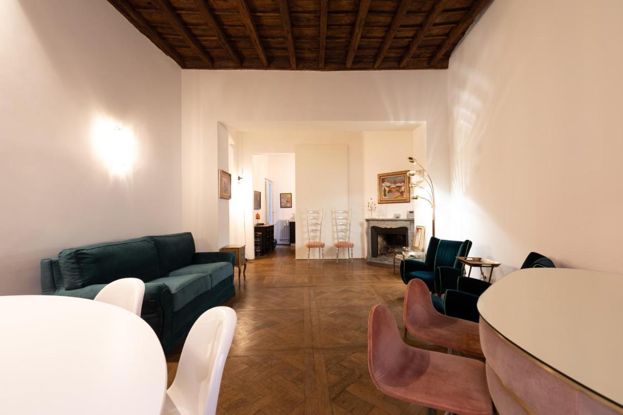Chic And Style In Historical Via Giulia Apartment Rome Exterior photo