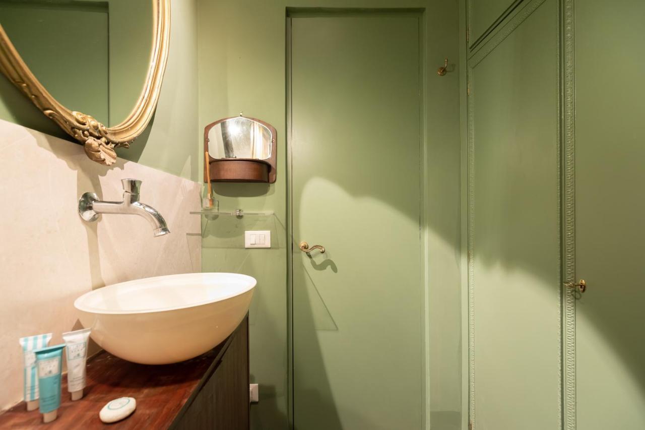 Chic And Style In Historical Via Giulia Apartment Rome Exterior photo